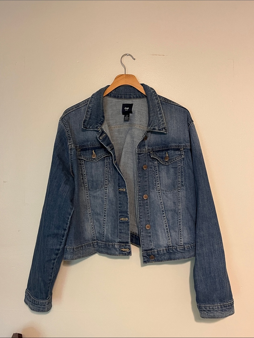 GAP Women's Medium Blue Denim Trucker Jacket